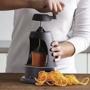 Pampered Chef Veggie Spiralizer